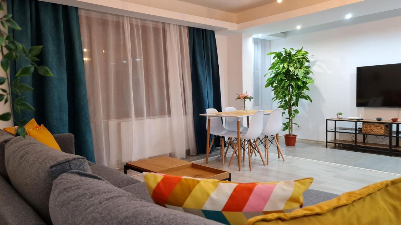 Zander Home Apartment Buşteni Exterior foto