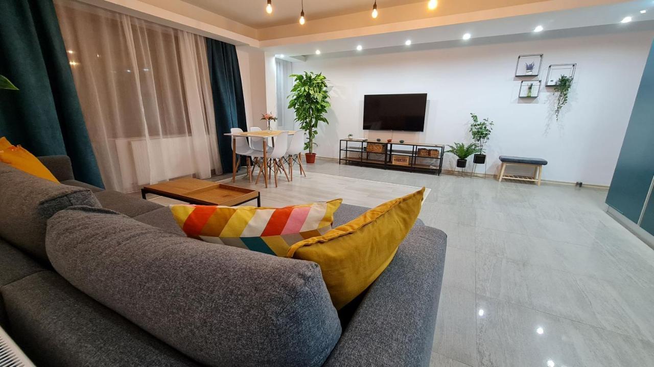 Zander Home Apartment Buşteni Exterior foto