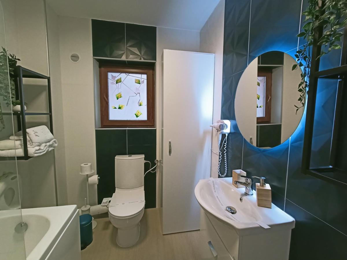 Zander Home Apartment Buşteni Exterior foto